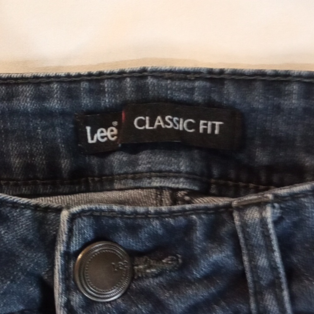 3/$25 Lee Blue Straight Leg Jeans Classic Style - Picture 5 of 9
